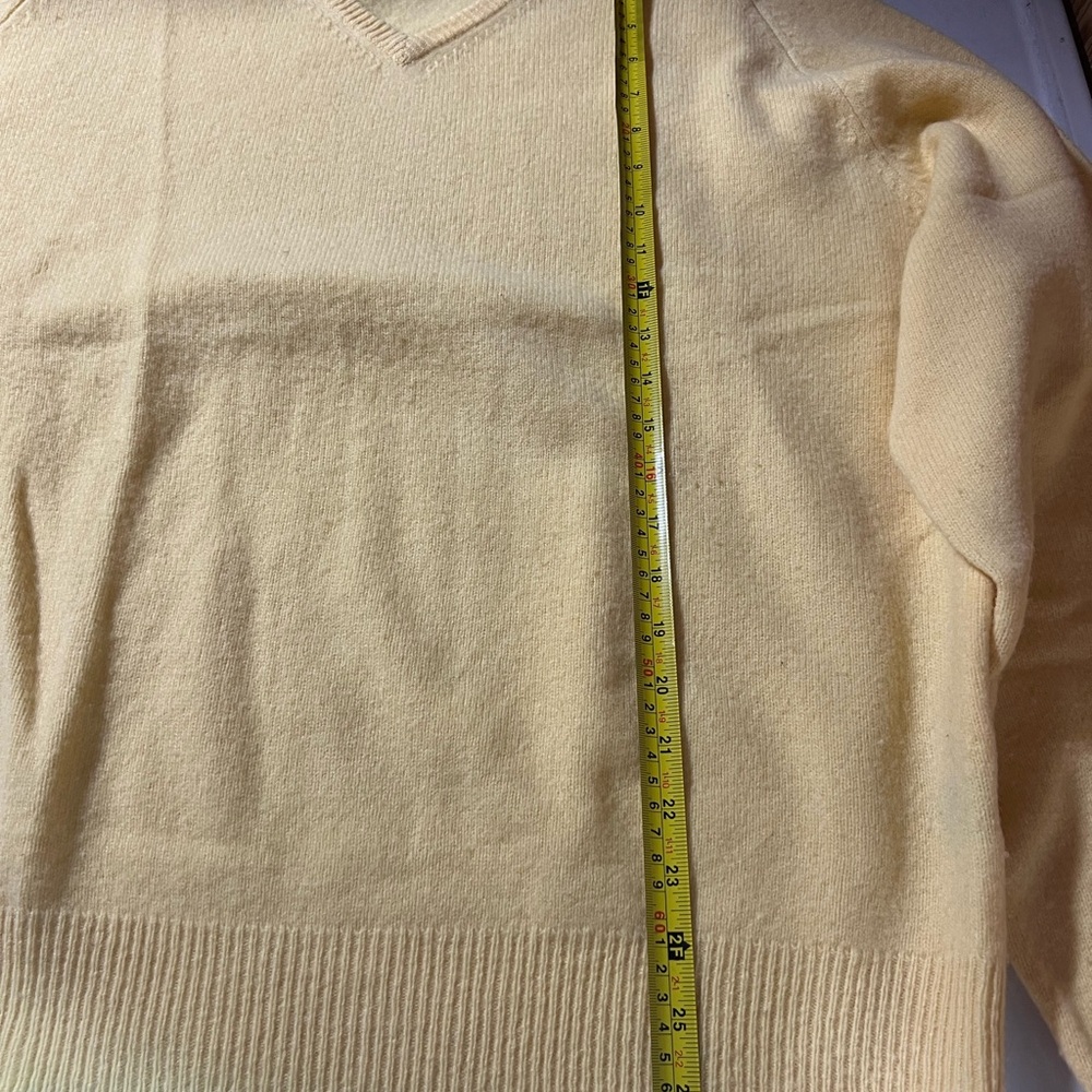 Ralph Lauren Men's XL Yellow V-Neck Sweater With Black Pony Logo - Picture 10 of 11